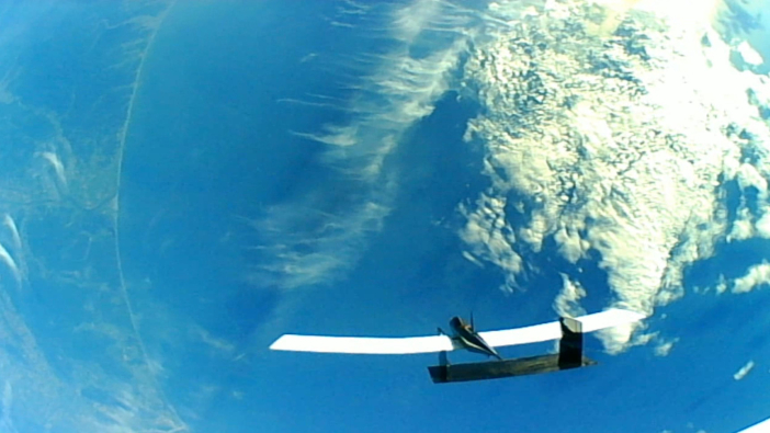 気球から切り離され飛行開始する火星飛行機　©JAXA