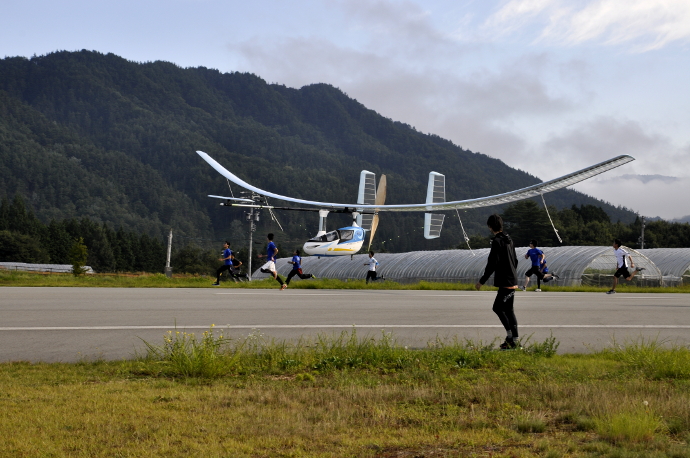 夢考房人力飛行機プロジェクトの先尾翼機「航」（わたる）