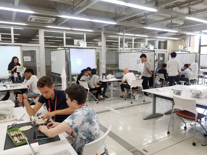 プロトタイプを製作しさらに議論を深める
