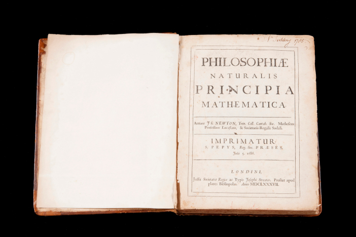 アイザック・ニュートン (1642-1727) 「自然哲学の数学的原理（プリンキピア）」ロンドン, 1687年, 初版