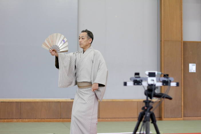 「扇流」家元の扇梅芳氏の実演をステレオカメラで測定