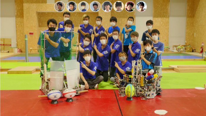 夢考房ロボットプロジェクトのメンバーと2台のロボット