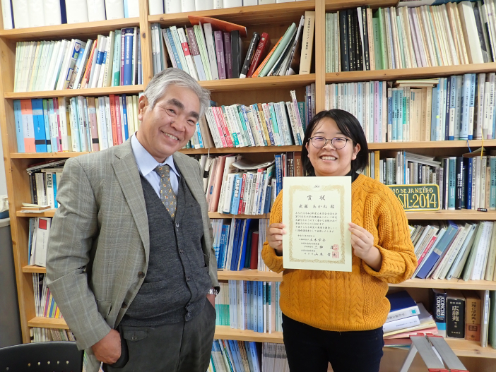 武藤あかねさん（右）と指導教員の木村教授