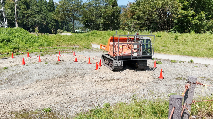 白山麓キャンパスのコテージ前の実験フィールドで実証実験を実施