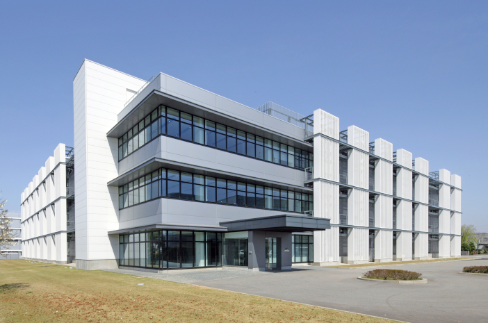 金沢工業大学の革新複合材料研究開発センター（ICC）を拠点として実施される
