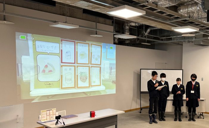 ３つのグループに分かれレシピを考え、発表した