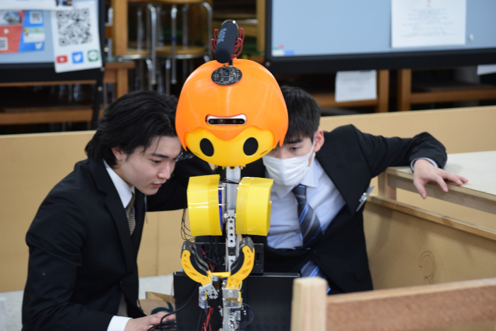 生活支援ロボットのデモも行われた