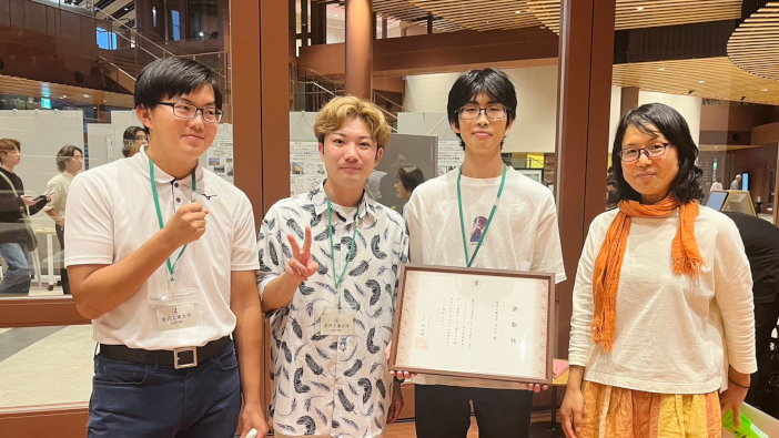 写真左から角屋圭祐さん、長谷川航洋さん、村上直暉さん