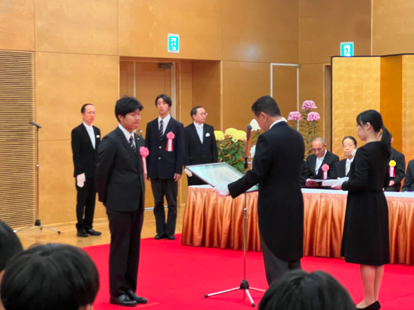 野々市市役所での贈呈式の様子
