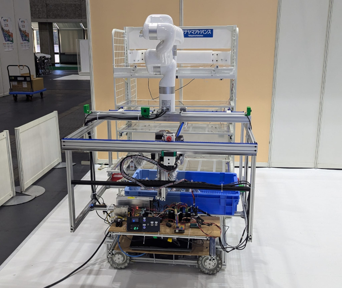 チームHappy Robotが開発した自律移動ロボット