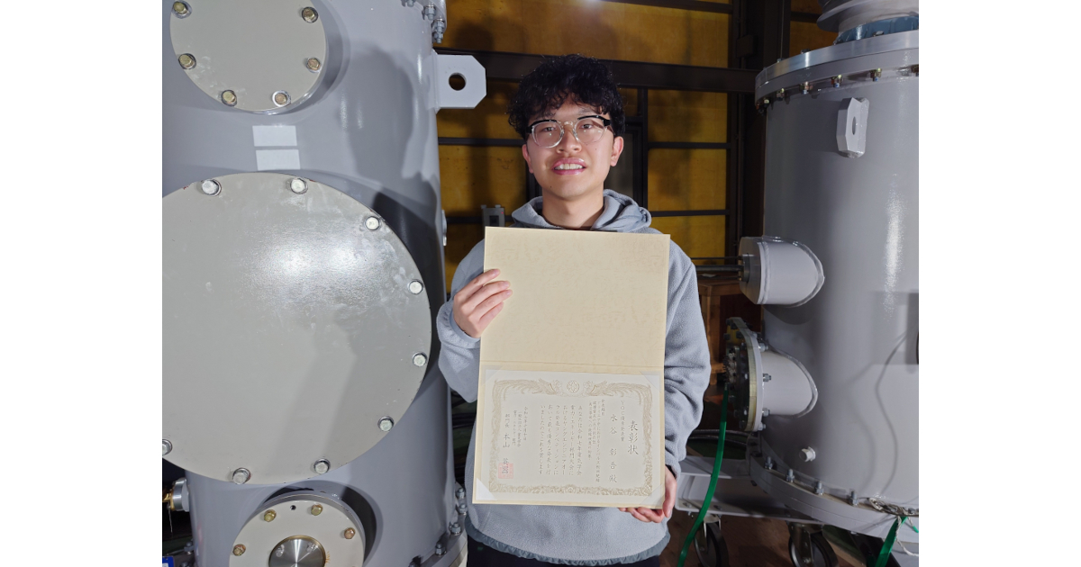 環境負荷ゼロを目指す高電圧絶縁技術研究で】大学院電気電子工学専攻1