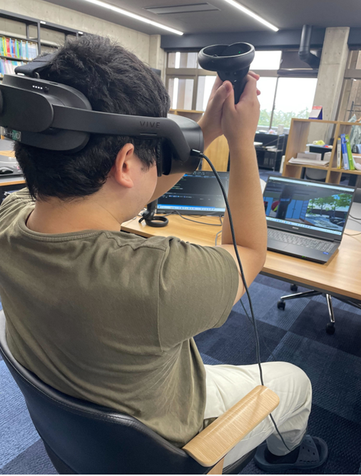 居合切りゲームをプレイする様子