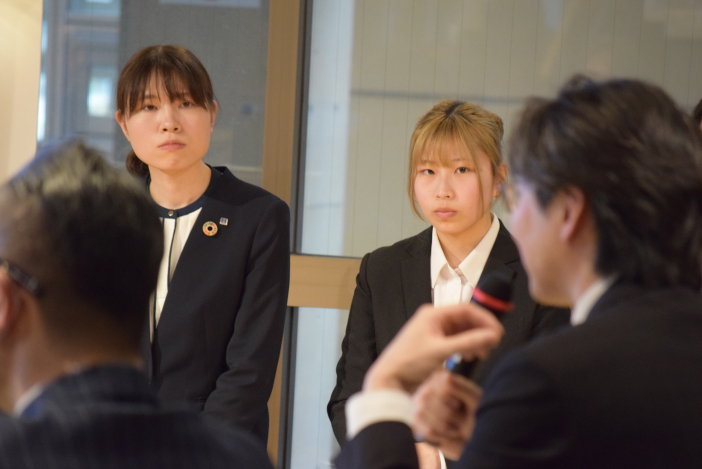 指導教員総評を行う北菱電興　酒元一幸取締役