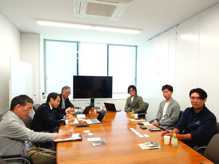 工学分野と福祉分野のビジネスにおける「工―福」連携に向けた協議の模様<br class="hidden-sp">（2025年5月7日　金沢工業大学にて）
