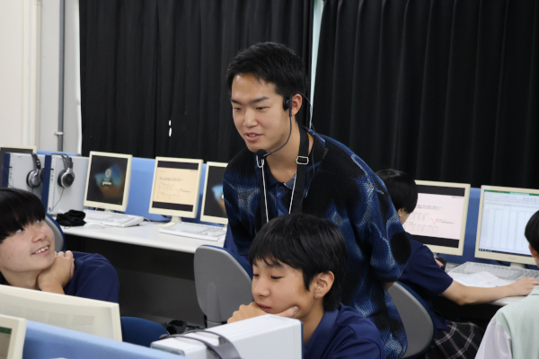 講座を担当した吉沢悠太さん（経営情報学科4年）