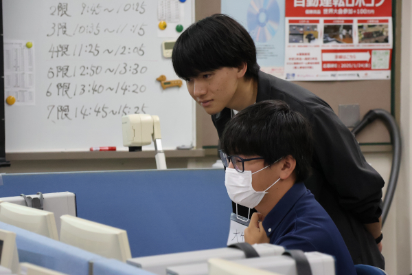 講座を担当した大竹雅彦さん（大学院情報工学専攻2年）