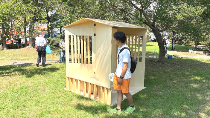 来場者の滞在時間を延ばすために仮設休憩所も製作した