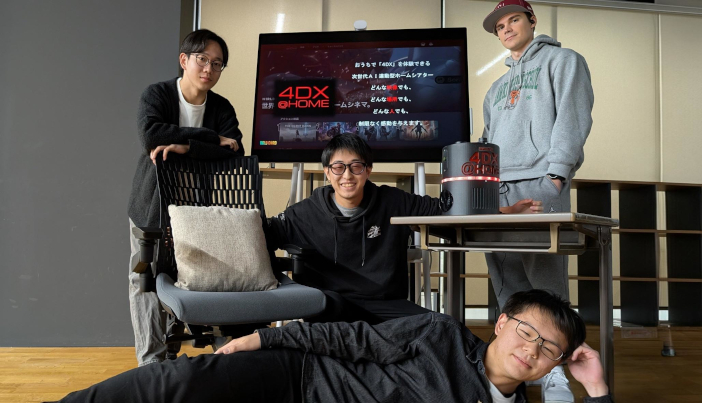 3週間にわたり、情報⼯学科中沢実研究室の⼀⾓でプロダクトのブラッシュアップが⾏われた