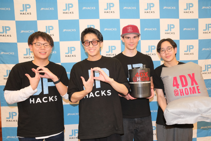 受賞後の記念撮影