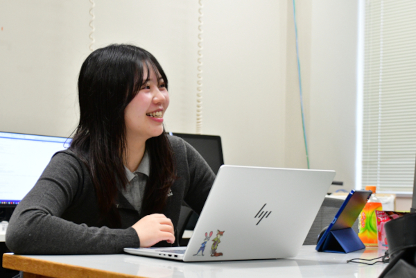 出原研究室で徳山さん（2026年1月13日）