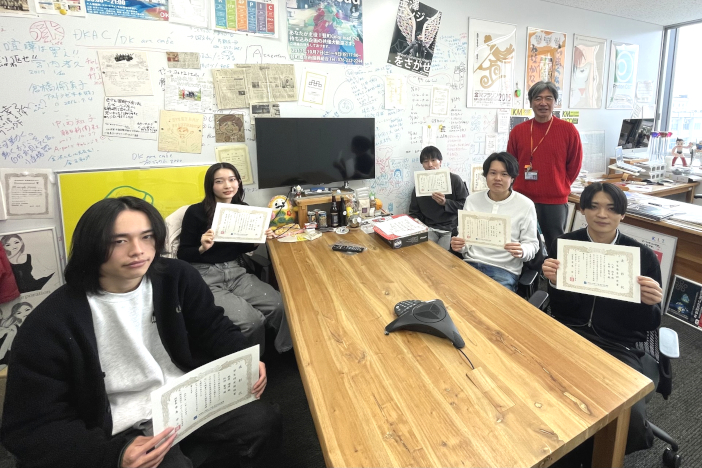 受賞者の皆さん（松林研究室にて）