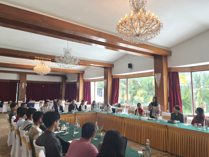 ネパール版クロス体験会のほか、ネパールと日本のユースが食糧農業分野で実施している活動の共有も行いました。その後、ネパールにおける社会の変化を目の当たりにして何を感じたか、また、SDGsに取り組むユースとして、今後どのように活動していくかについて活発に意見交換が行われました