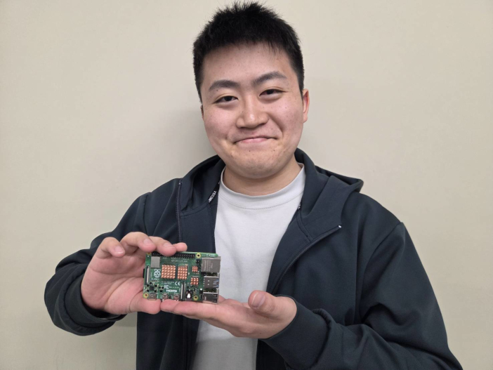 ARM64の自作OS開発に取り組んた橘 真吾さん