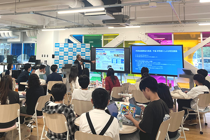 ODA出前講座は金沢工業大学Beyond SDGs推進センターで行われた ODA出前講座は金沢工業大学Beyond SDGs推進センターで行われた