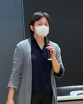 山上准教授の講義風景 山上准教授の講義風景