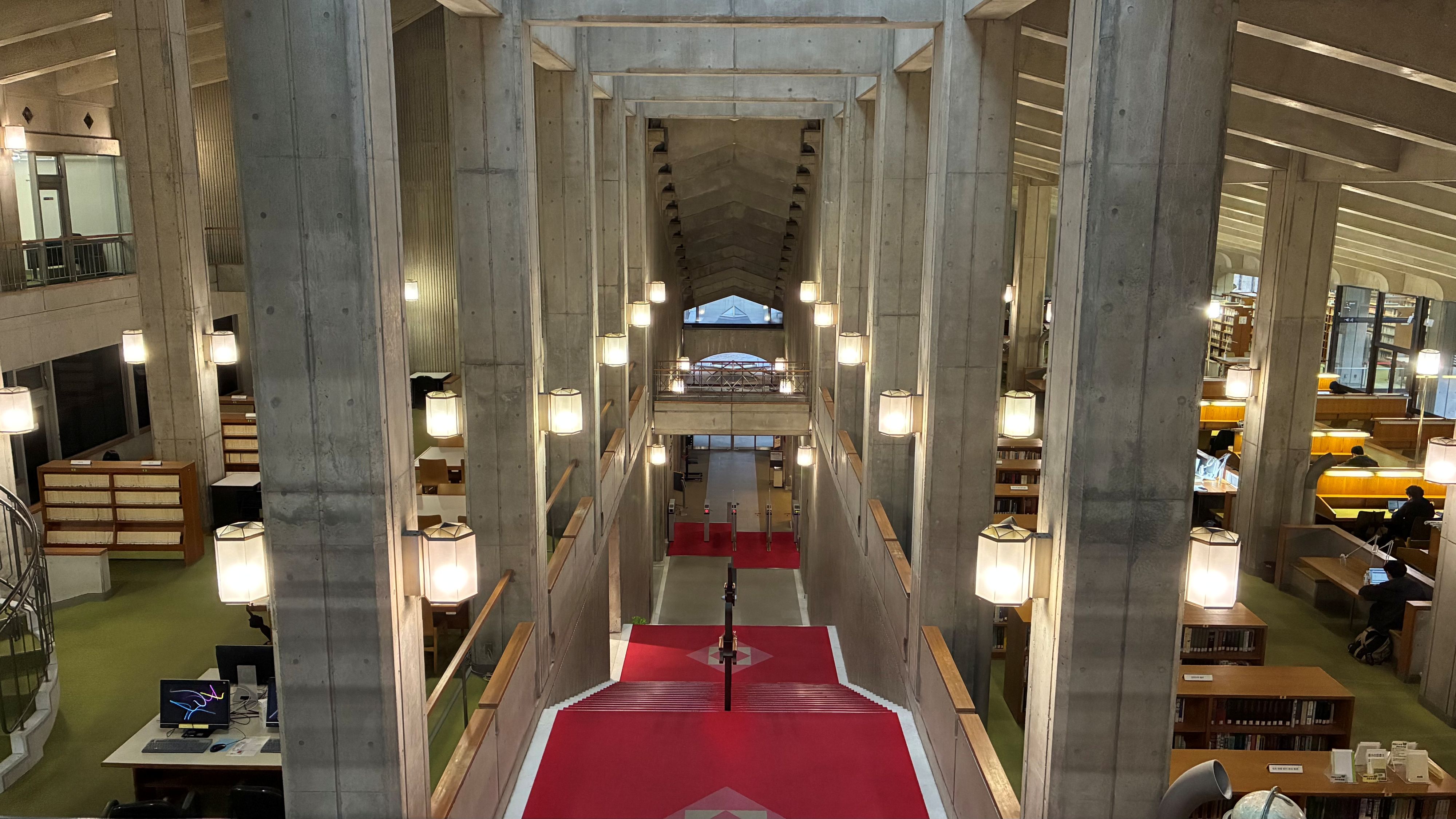 ライブラリーセンター