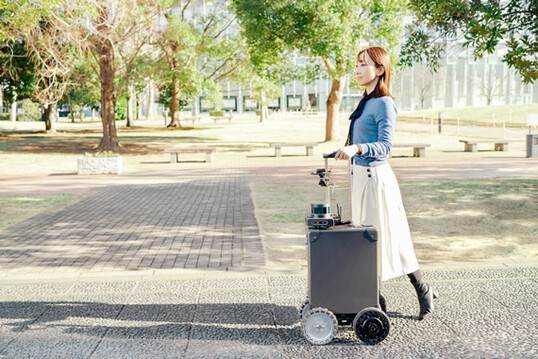 AIスーツケースの開発秘話～自律走行型ナビゲーションロボットの普及を